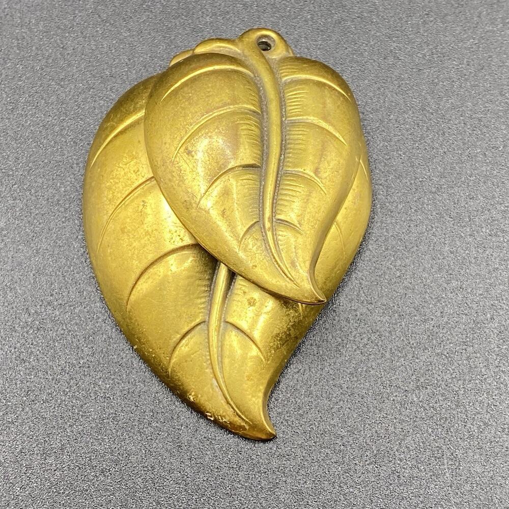 Vintage Gold Tone Textured Leaves Fur Clip Brass Pin